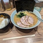 横浜ラーメン 渡来武 - 