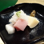 野嵯和 - メジマグロの塩ジュレ乗せと、新筍の蕗味噌乗せ