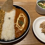 マンダリン 阿波座新町店 - キーマと日替わりのあいがけ