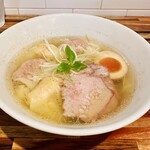 Menya Oyayubi - しお山椒　肉2エビ2ワンタンラァ麺(1,200円)