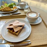 ブルーボトルコーヒー  梅田茶屋町カフェ - 