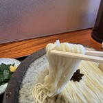 食煅 もみじ - ツルツルの細麺