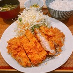 かつ庵 - 熟成黒豚ロースかつ定食 ¥1,220(税込)