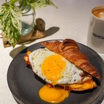 TENCUPS - ◆Breakfast Croissant（税込1400円）
            ◆Cafe Latte（税込600円）