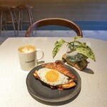 TENCUPS - ◆Breakfast Croissant（税込1400円）
            ◆Cafe Latte（税込600円）
