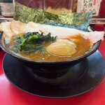 豚骨醤油ラーメン 王道家 - 