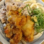 自家製さぬきうどんと肉 甚三 - スペシャル冷740円（鶏天３つ、豚肉）