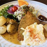 Kafene Noria - ほたてのバター焼き&日替わりフライ(アジフライ)&サラダ