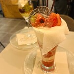 CAFE&BAR Mrs.fruits parlor SUN - 苺と桜の夜パフェ『河津桜』-サクラ-