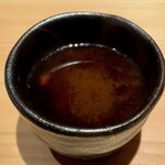 鮨処 池上 - 鯛のアラからとった赤出汁 蕗の薹