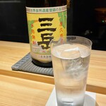 鮨処 池上 - 芋焼酎水割り：三岳 (鹿児島県屋久島 三岳酒造)
