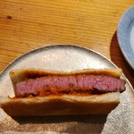 Yakiniku Sudou - シャトーブリアンサンドです。トマトソースだったかな？(ソース種類間違えてたらすみません)　パンも七輪で炙っていただけるのですがこの一手間で味わいがより深いものになります。肉質は言わずもがなです。是非。