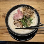 Menya Paiton - 豚骨醤油ラーメンです