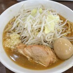 ら～めん コジマル - らーめん醤油(900円)、味玉(150円)