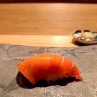 鮨 秀とら - ⚫背トロ