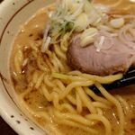 拉麺阿修羅 - ランチタイムは麺大盛り無料