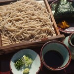 和食処　田舎家 - ざるそば、おにぎり（昆布）