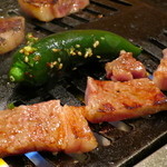 焼肉 グルマンズいとう - 和牛 リヴステーキ調理中