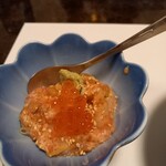 金太楼鮨 松戸駅前通店 - イクラとなんだろうかお魚を海苔で巻いて食べますよ