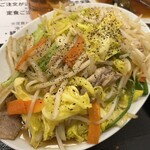 Izakeshokudou Waraku - 春キャベツ入りの肉野菜炒め
