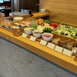 ガンツウ - まだ誰も来ていない状態のサラダバー