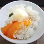 玉の湯旅館 - 朝食（ご飯に温泉卵をのせて）