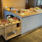 ガンツウ - サラダバー、フルーツバー一番乗り