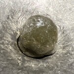 温石 - 季節の春菊餅です