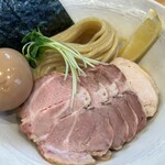 MENYA NAKAGAWA - ツルツルな麺にチャーシューが秀逸