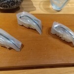 肴と鮨 津作 - サヨリ寿司