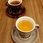 CALAMARI - 食後のカモミールと紅茶。楽しかった時間を名残惜しく感じながら頂きました。