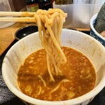 つけ麺　秋山 - 小盛り辛肉つけ麺(薬味ねぎ増し)