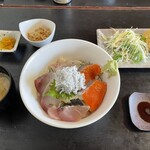 鴨鶴 - おすすめ海鮮丼とまぐろコロッケ