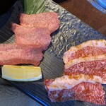 焼肉たかやま - ハーフ＆ハーフの肉アップ