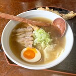 山形肉そば en - 鶏中華￥800：やはり「冷たい肉中華」の方が好き。肉そばも同様に冷たい方が美味しい。