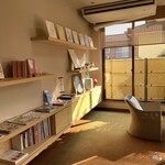 料亭 やまさ旅館 - ロビー（例の人のサインも）