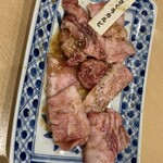 焼肉ホルモン ざくろ - ざくろカルビ　タレ