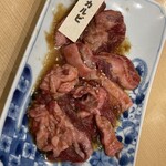 焼肉ホルモン ざくろ - カルビ