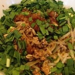 しんがり - まぜ麺。ちょいまぜた状態