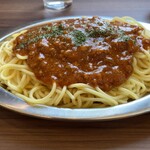 喫茶わかば - ミートソーススパゲッティ(850円)大盛りだと＋150円でちょうど1000円。見た目は分からないが、量が多いので非常に満足できる。