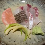 鮨処 池上 - お造り：淡路島仮屋漁港の真鯛