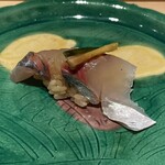 鮨処 池上 - 賢島の首折れ鯵 行者大蒜