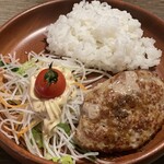 Bikkuri Donki - ハンバーグ、味噌汁セット　630円
