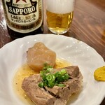 牛たん料理 閣 - お通しはゆでタンと玉こんにゃく