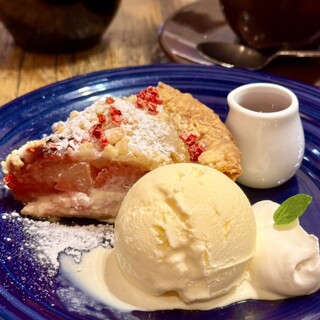 GRANNY SMITH APPLE PIE & COFFEE_1