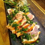 Senkou Sumiyaki Aburi - 地鶏のたたき。おろしポン酢が二つ出てきて嬉しかった＆歯ごたえコリコリで最高。