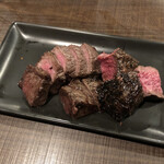 肉山 - 11．黒毛和牛のトモサンカク