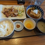 239052058 - 兄ぃが注文した、三元豚肩ロースの西京焼き(５枚)定食(揚出し豆腐付)　　　　　　　　　　　　(税込1,190→アプリのクーポンで1,160円)＋生玉子(60円)で、1,220円