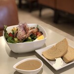 カフェーパウリスタ - チキンとアボカドのサラダ
