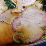 手打中華 英 - チャーシュー